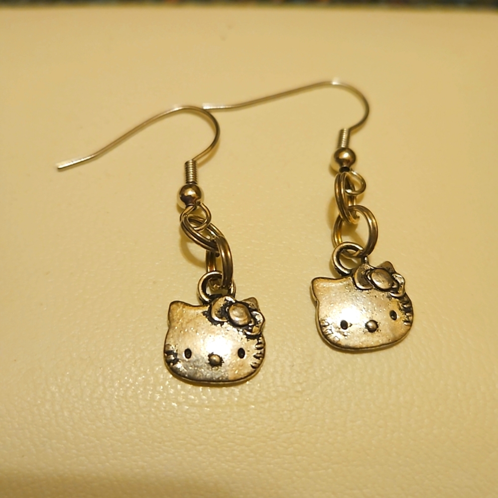 Handcrafted hello kitty earrings